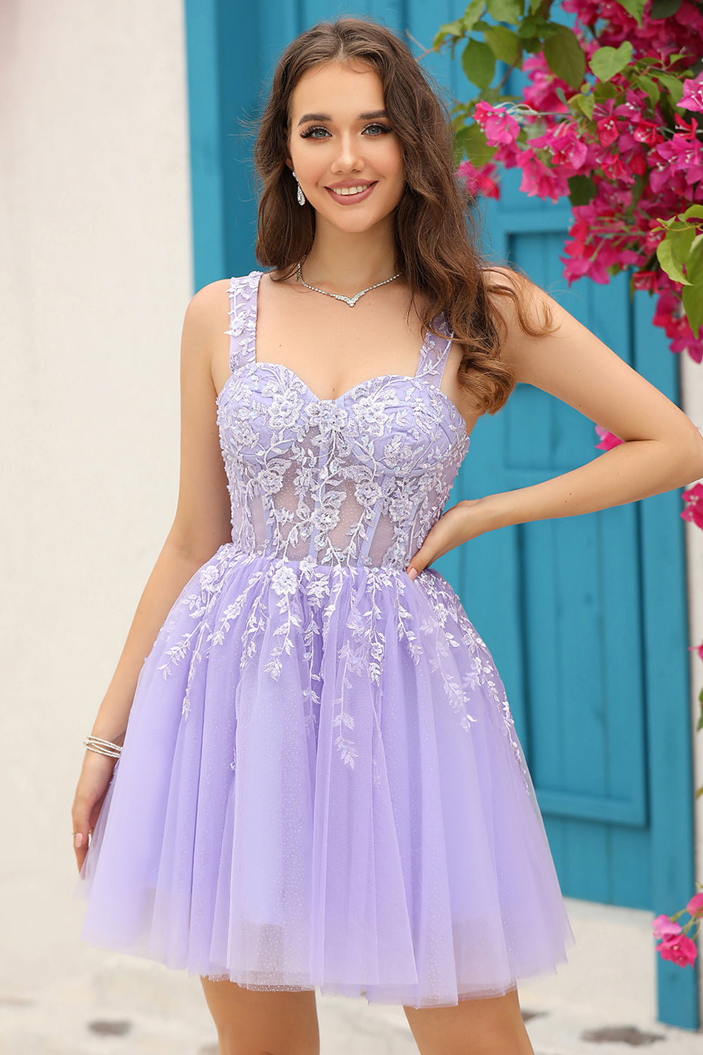 Robe courte de graduation trapèze à bretelles corset lilas