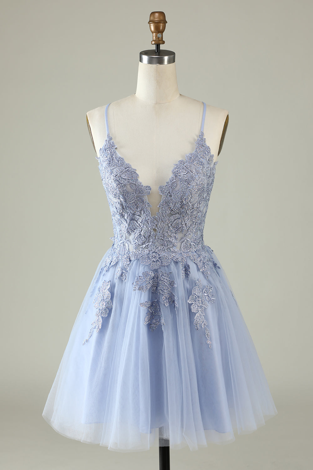 Robe de diplôme courte violet clair à bretelles spaghetti en ligne A avec appliqués