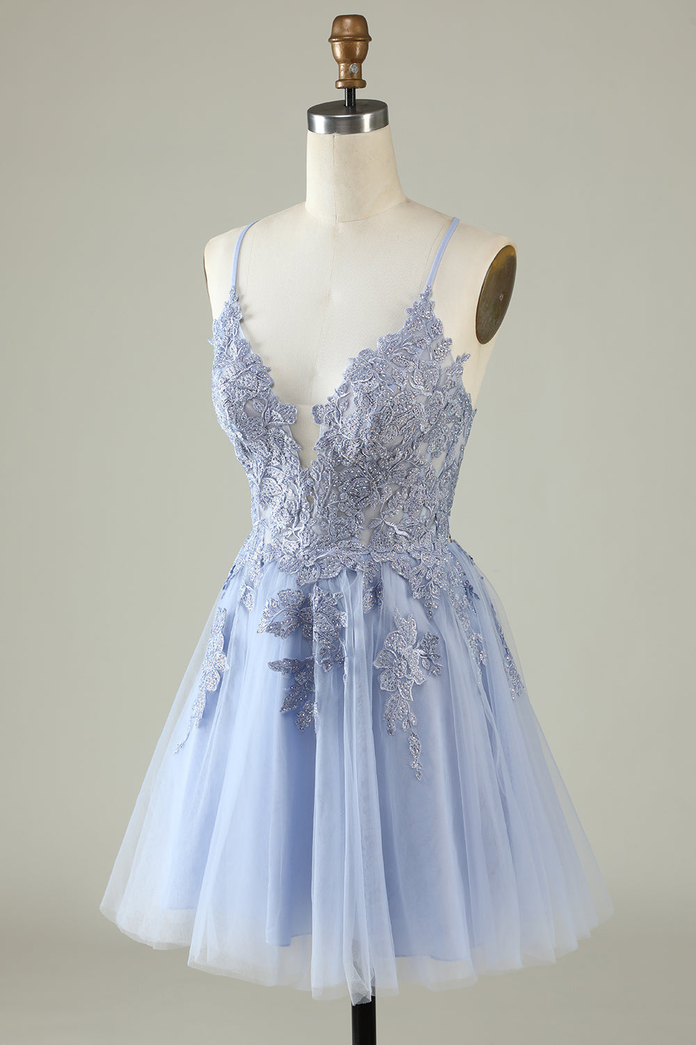 Robe de diplôme courte violet clair à bretelles spaghetti en ligne A avec appliqués