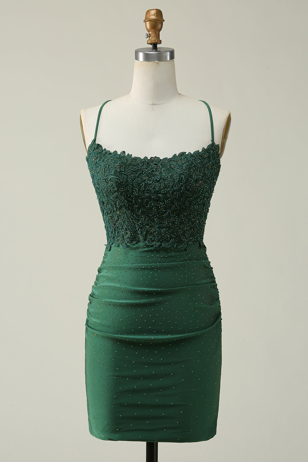 Robe de bal courte moulante rouge foncé à bretelles spaghetti avec appliques