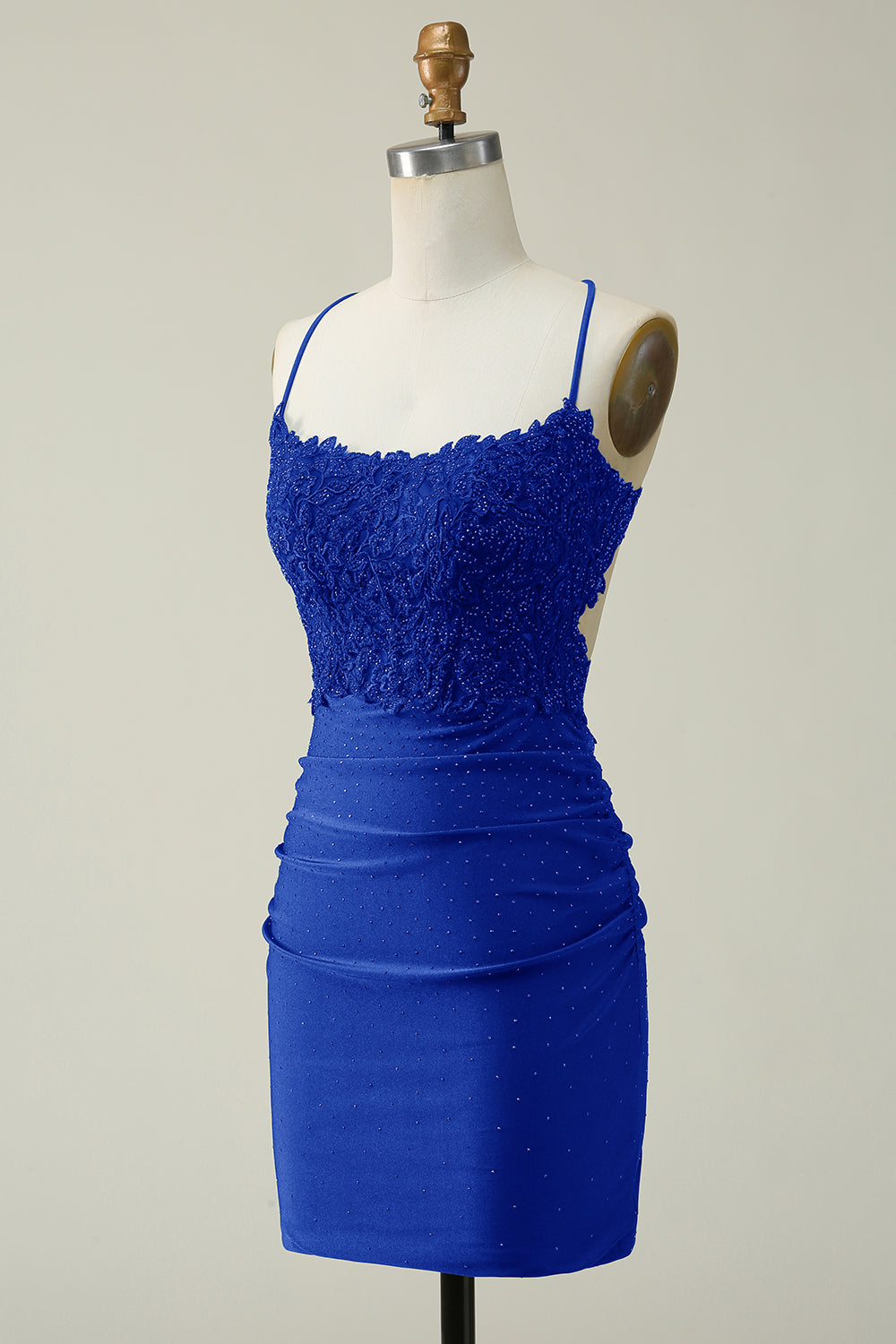 Robe de bal courte moulante rouge foncé à bretelles spaghetti avec appliques