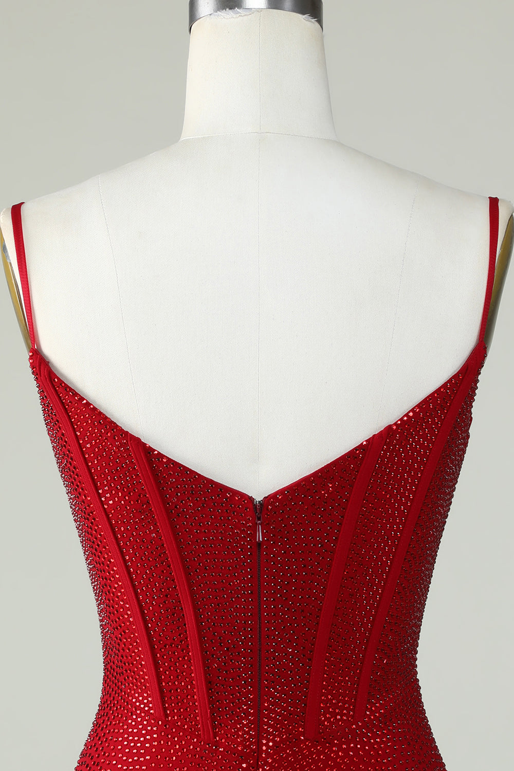 Robe de bal courte rouge à bretelles spaghetti ornée de perles