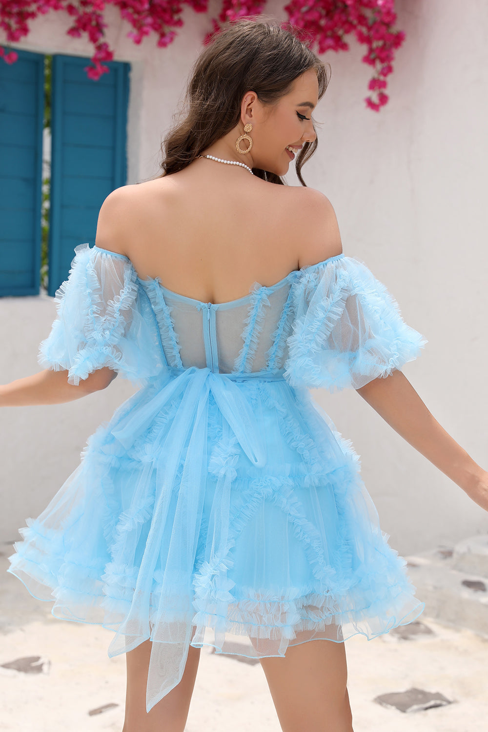 Robe de bal de fin d'année élégante en tulle violet avec corset et épaules dénudées, coupe trapèze