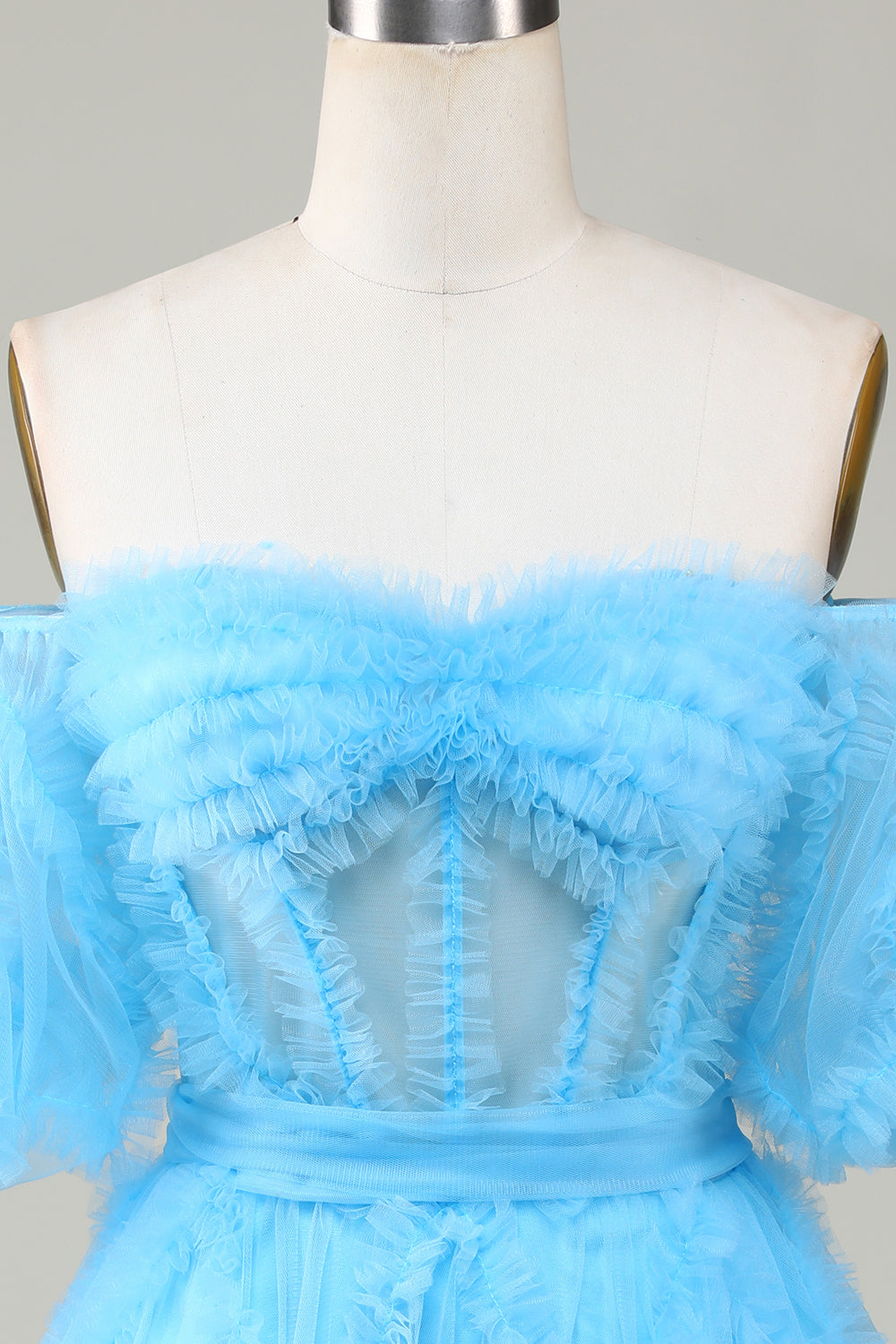 Robe de bal courte bleue en tulle coupe A mignonne épaules dénudées