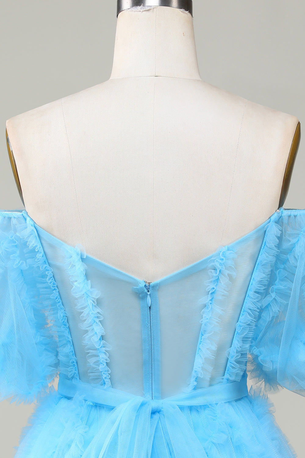 Robe de bal courte bleue en tulle coupe A mignonne épaules dénudées