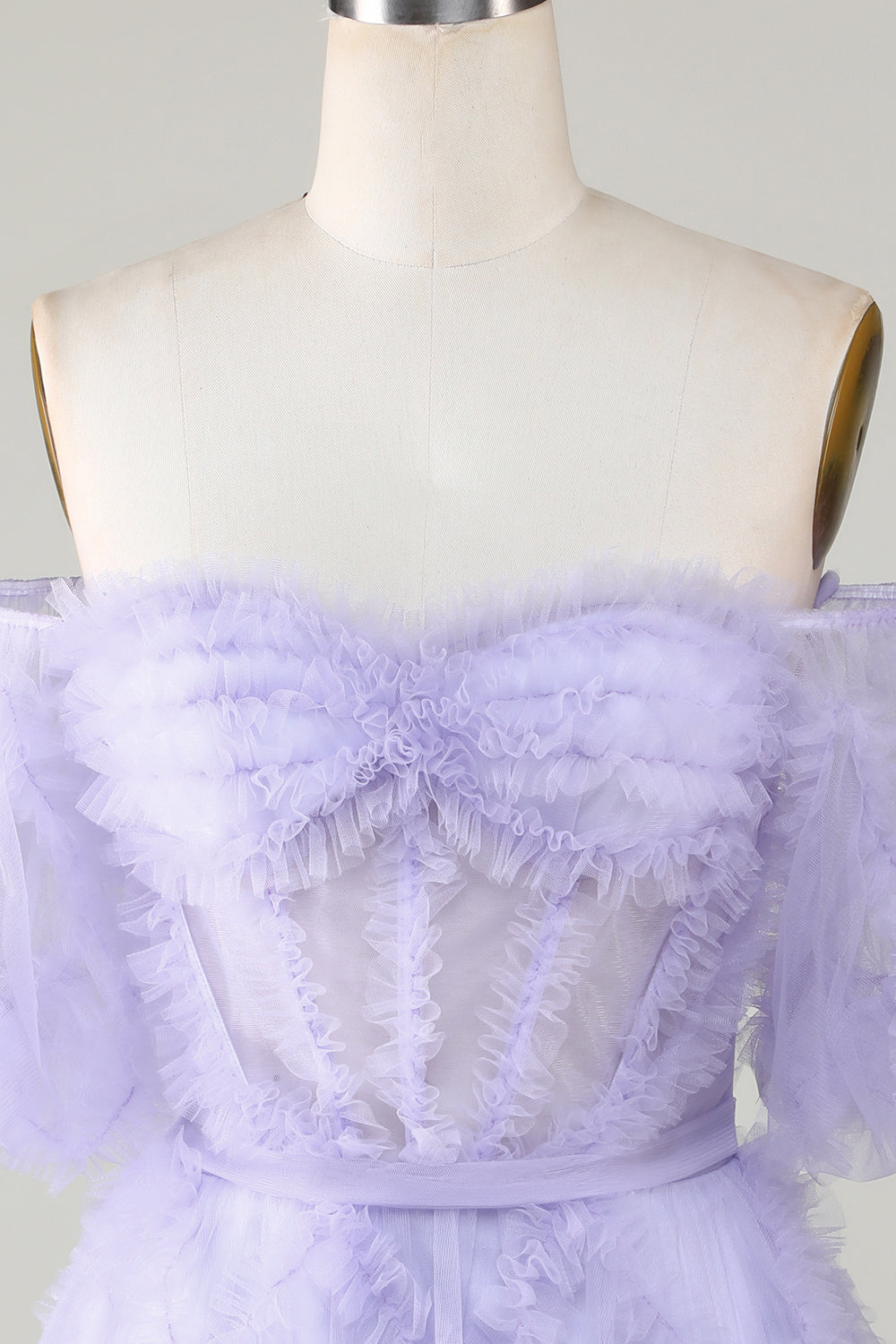 Robe de bal de fin d'année élégante en tulle violet avec corset et épaules dénudées, coupe trapèze