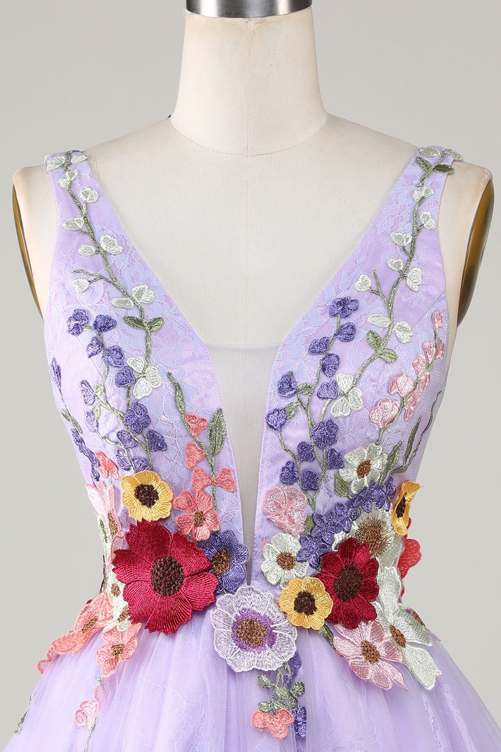 Robe de bal de fin d'études violette à encolure en V profond et dos nu avec des fleurs 3D