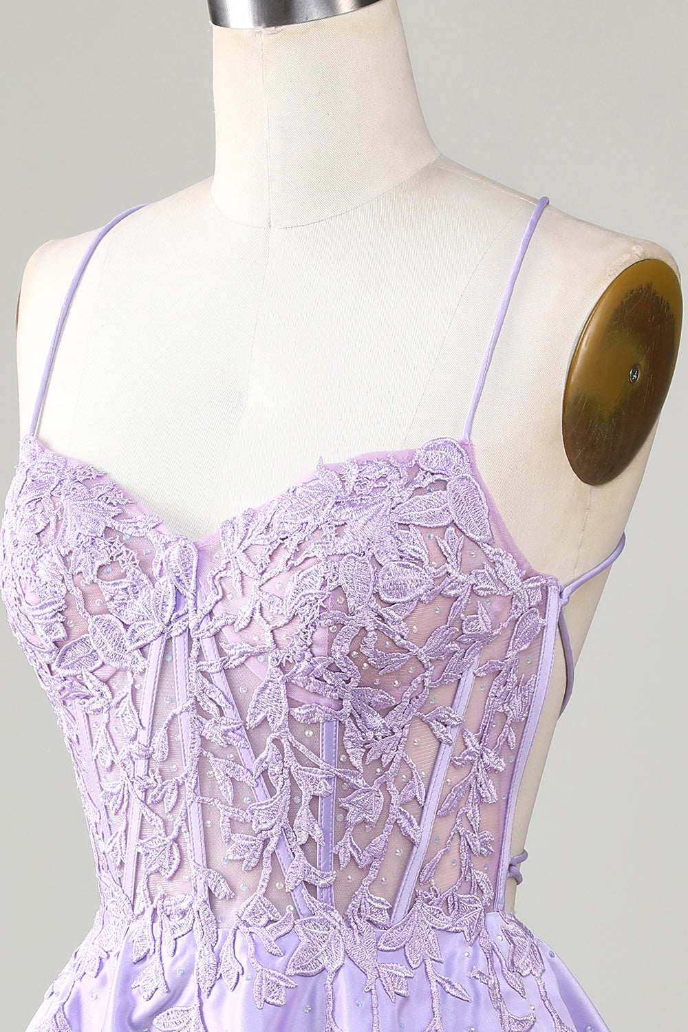 Robe de bal de fin d'études courte en satin ligne A, corset violet, avec dentelle
