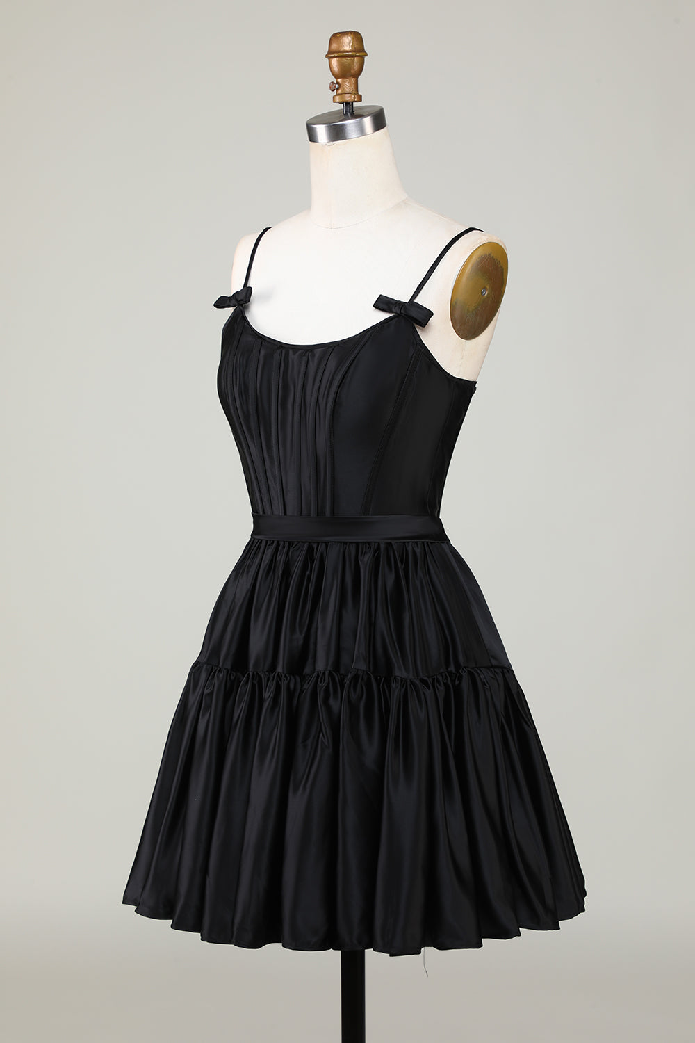 Élégante robe courte de rentrée des classes fuchsia avec bretelles spaghetti et nœud, coupe trapèze