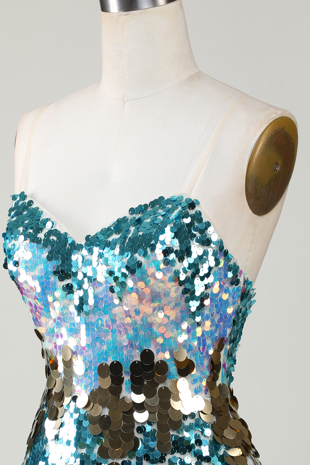 Robe de bal courte moulante en sequins bleus scintillants
