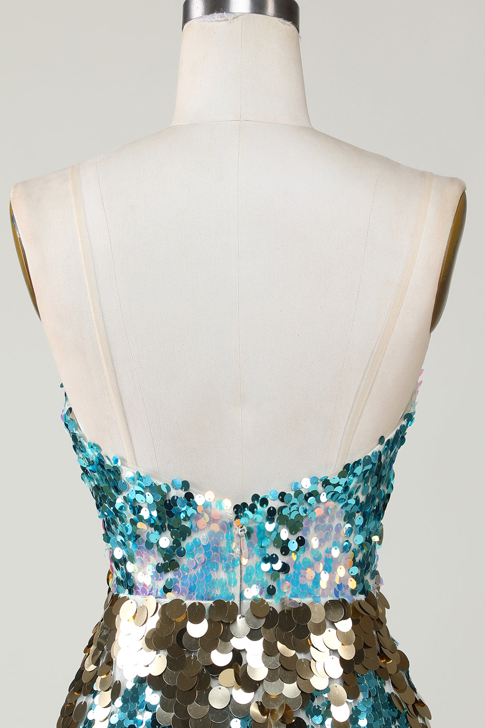 Robe de bal courte moulante en sequins bleus scintillants