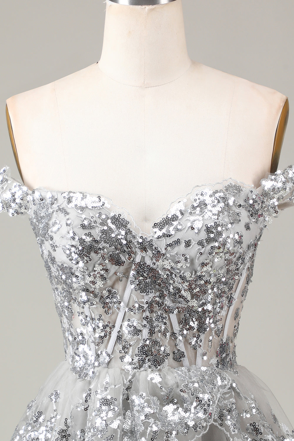 Robe de soirée courte trapèze avec corset rouge scintillant en dentelle à plusieurs niveaux
