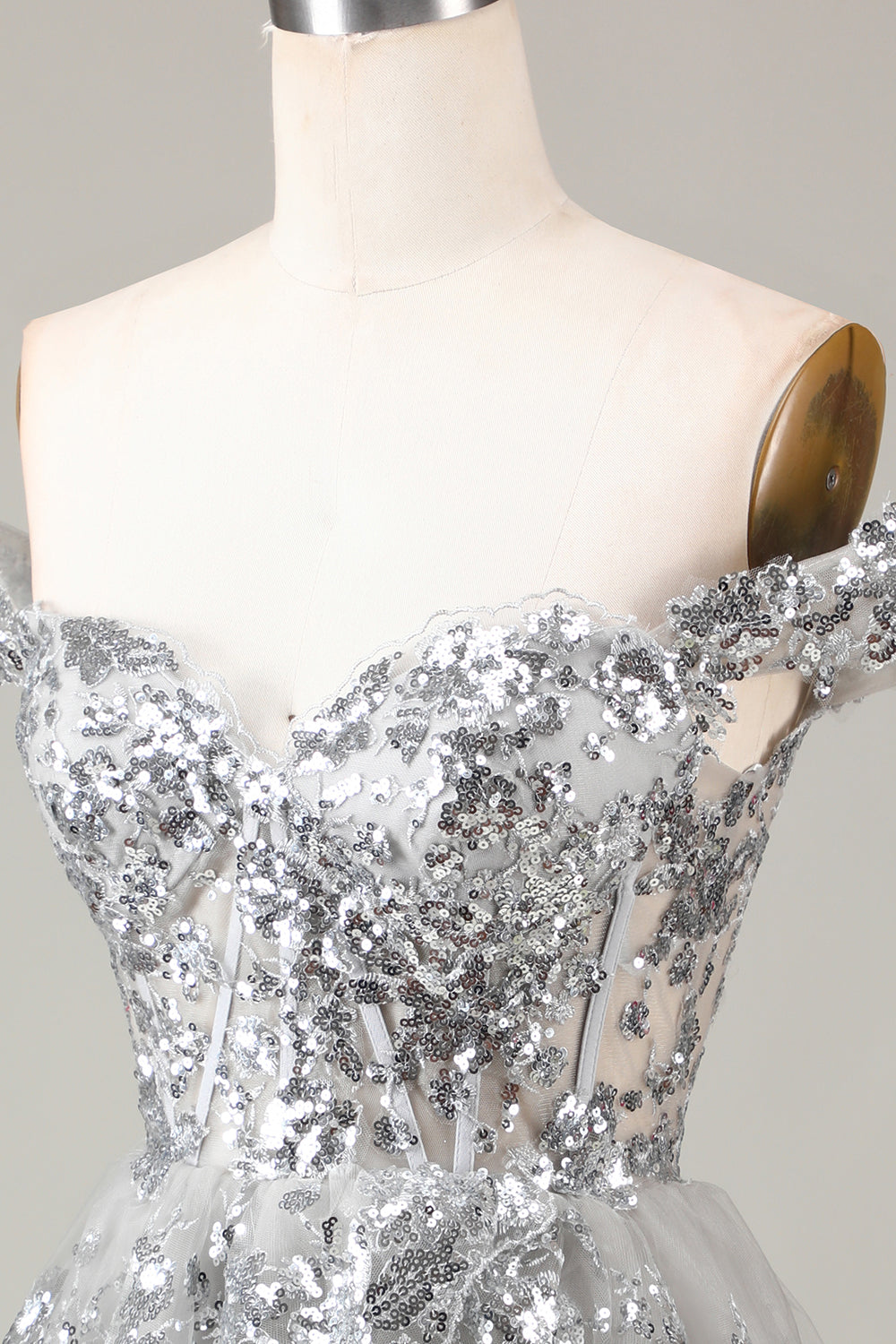 Robe de soirée courte trapèze avec corset rouge scintillant en dentelle à plusieurs niveaux