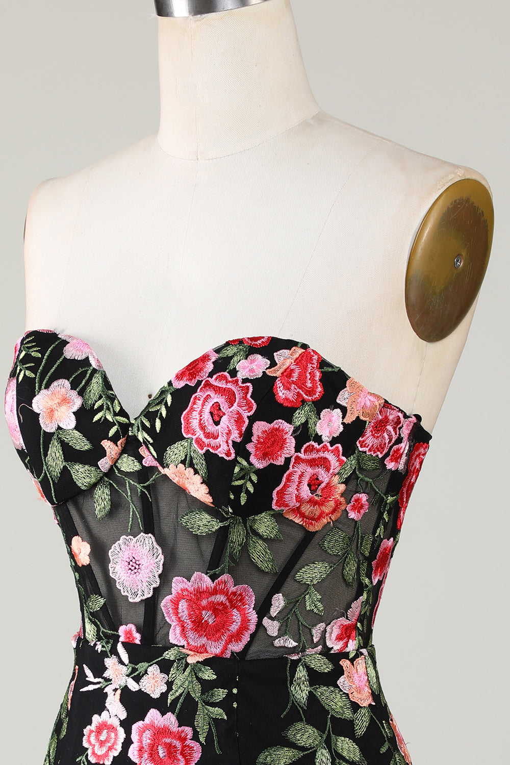 Robe de graduation noire chérie avec appliques