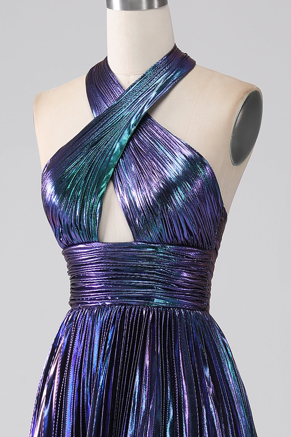 Superbe robe de bal longue violette trapèze à col licou et fente devant en trou de serrure