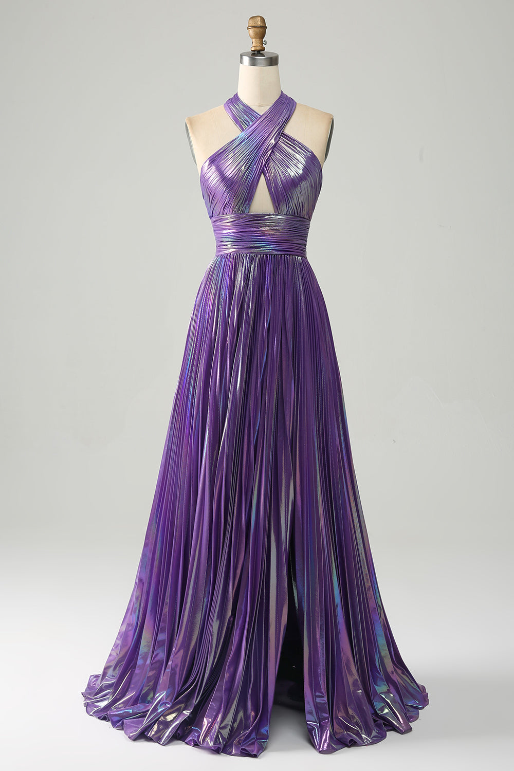 Vestido de Fiesta Morado Brillante con Cuello Halter y Plisado Línea A