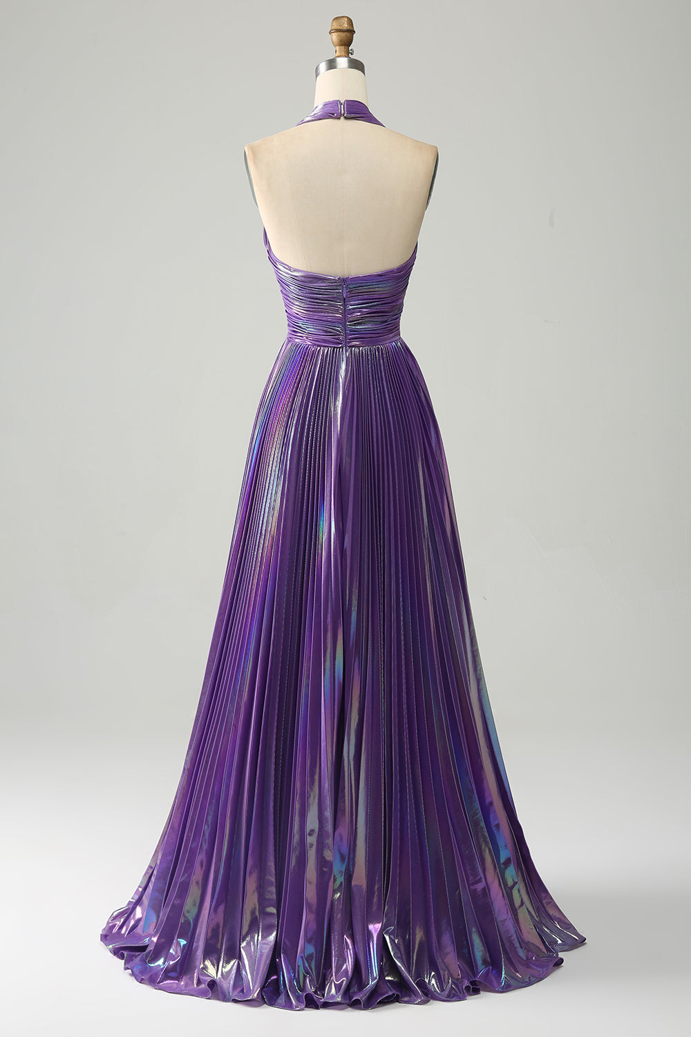 Vestido de Fiesta Morado Brillante con Cuello Halter y Plisado Línea A