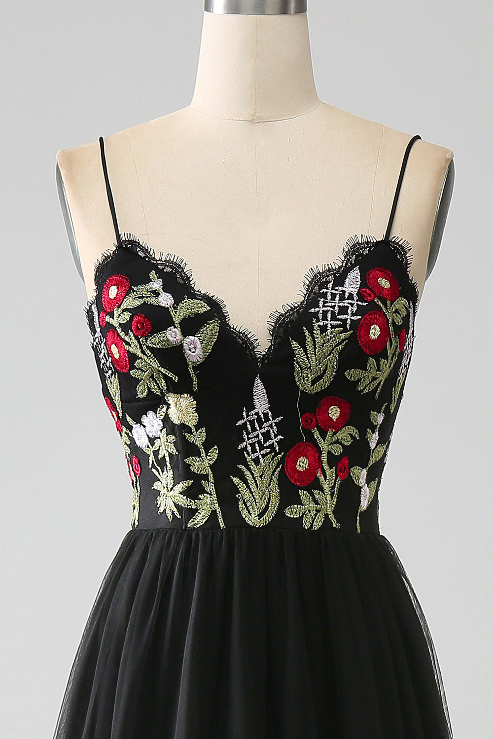 Robe de bal longue en dentelle brodée avec corset noir à bretelles spaghetti et ligne A