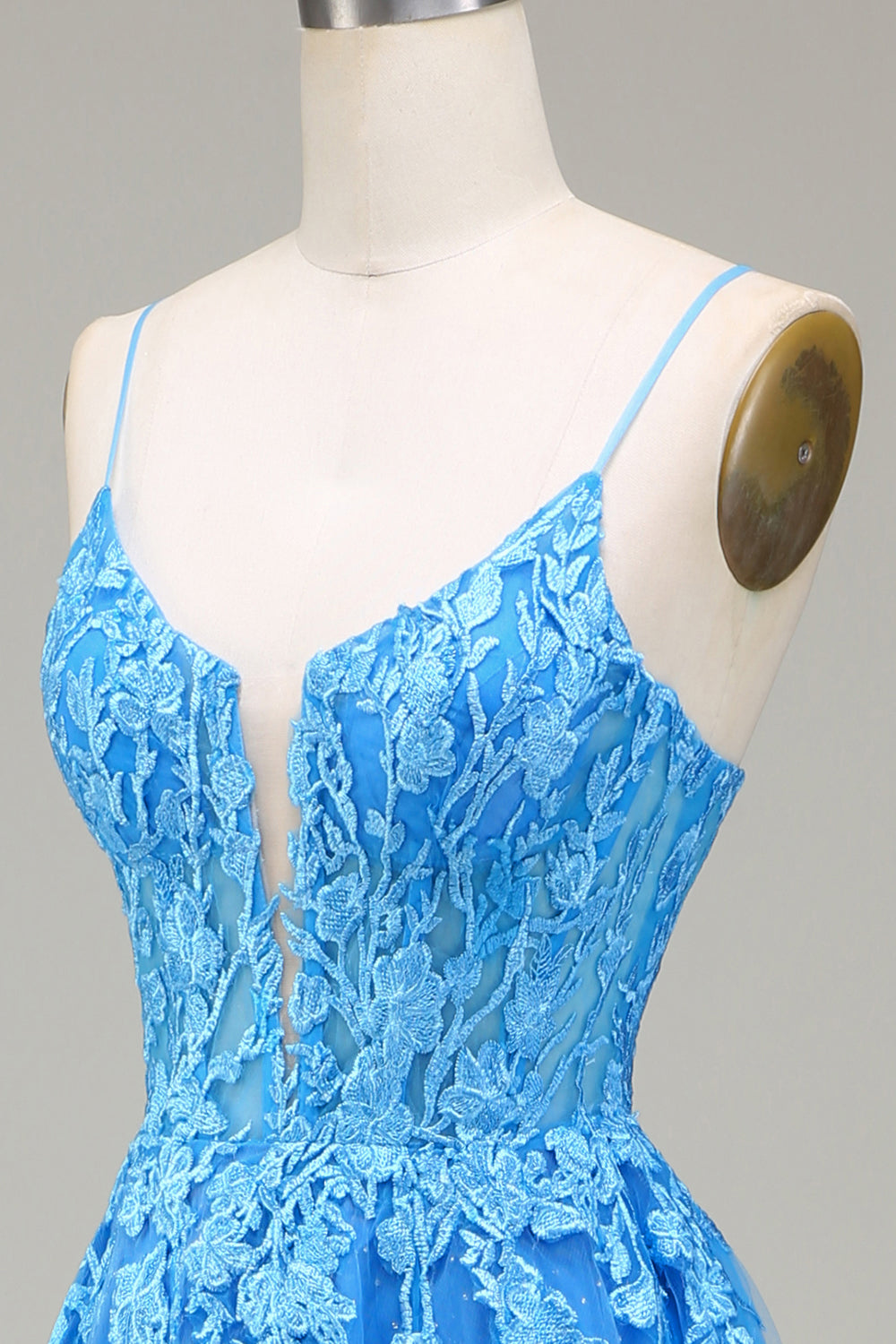 Robe de bal en tulle bleu A-line à bretelles spaghetti avec appliques
