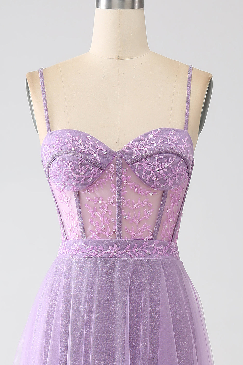 Robe de bal longue lilas coupe A, à fines bretelles et corset