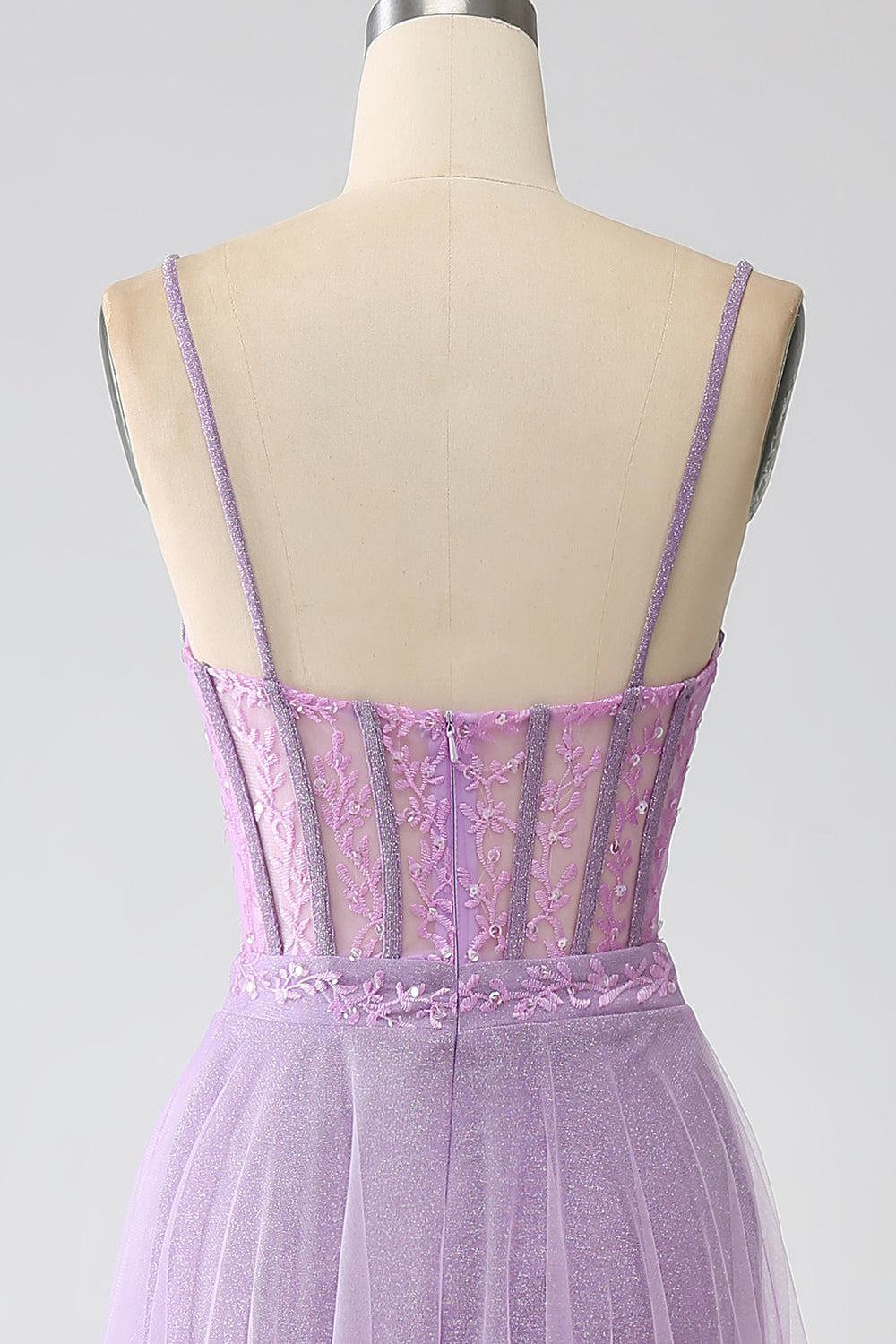 Robe de bal longue lilas coupe A, à fines bretelles et corset
