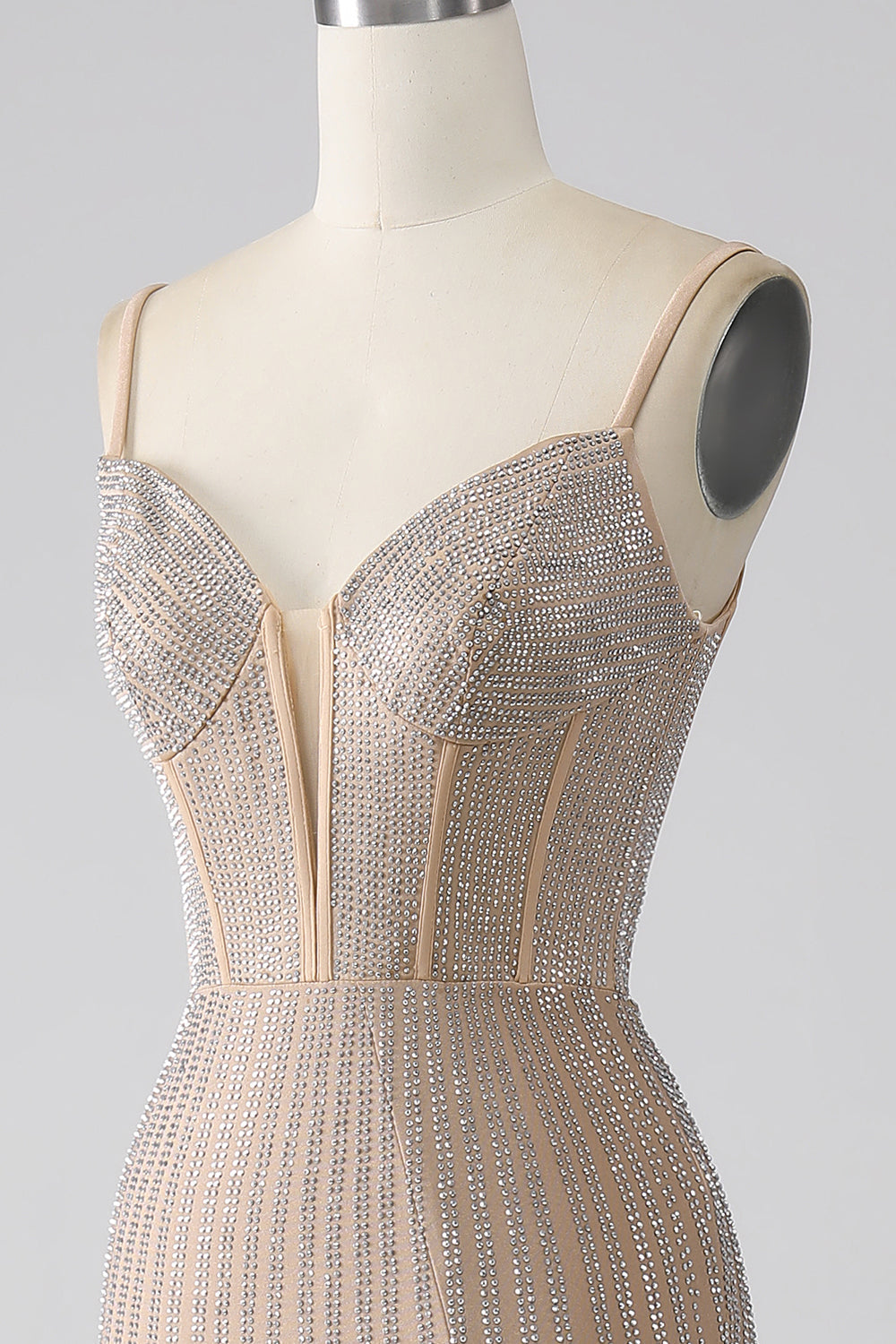 Robe de bal longue sirène champagne pailletée à bretelles spaghetti et fente