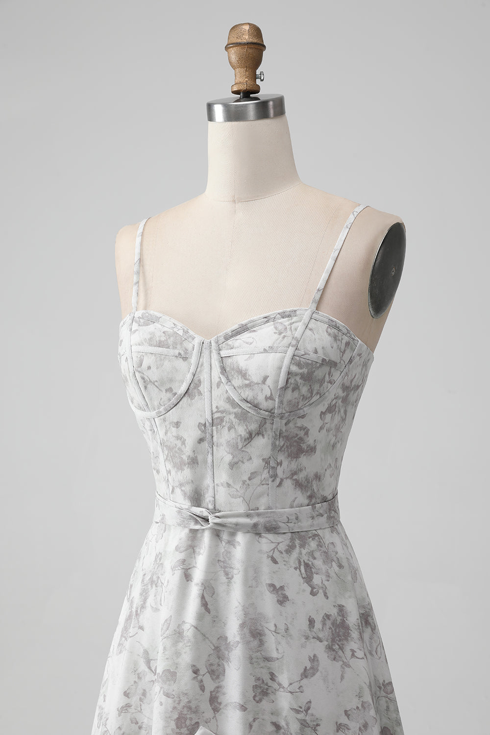 Robe de demoiselle d'honneur A-line à bretelles spaghetti, fleurs blanches et marron, avec volants