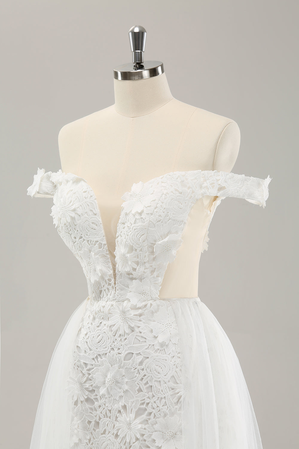 Robe de mariée bustier coupe évidée avec tulle amovible
