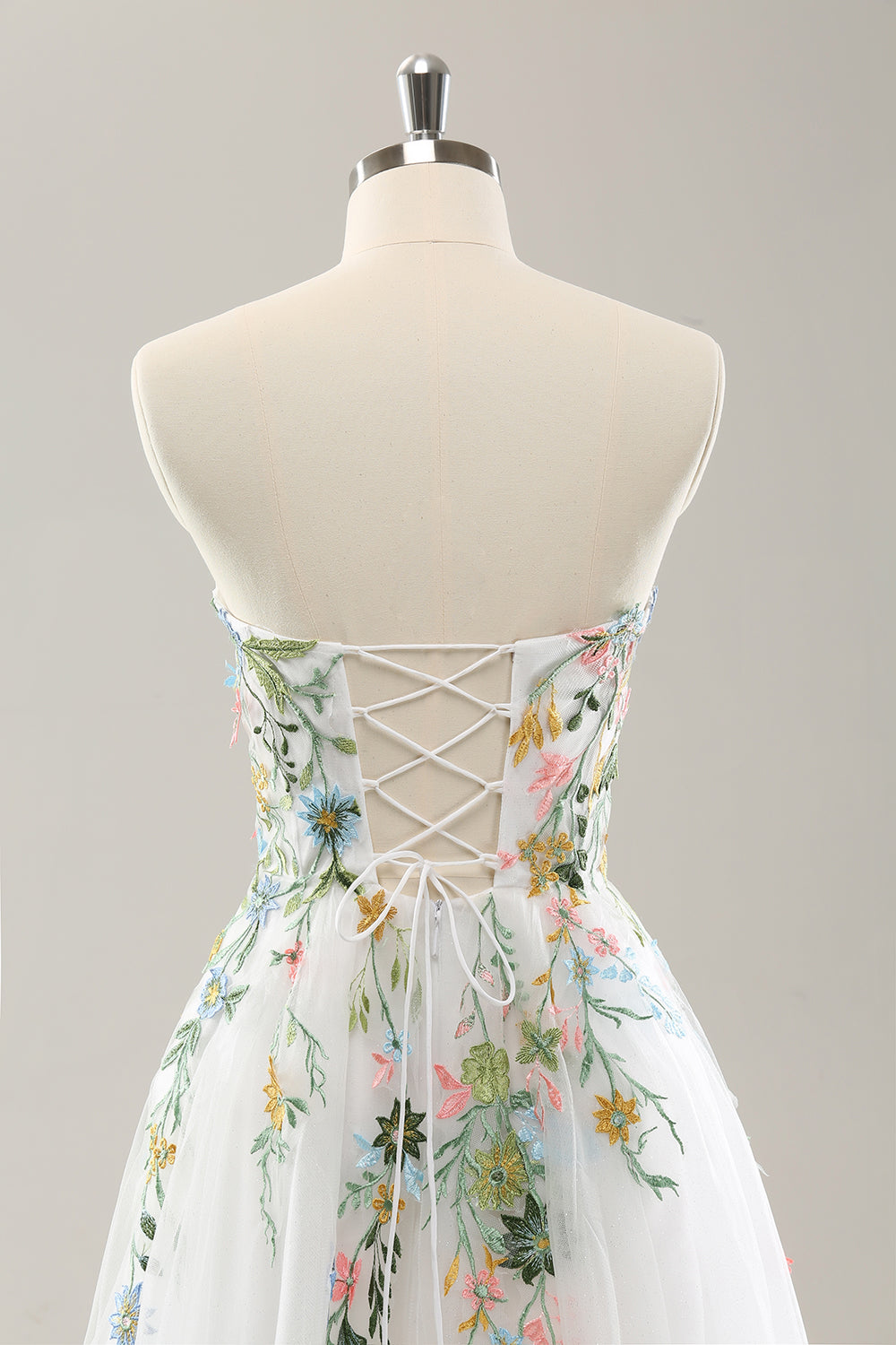 Robe de mariée bustier blanche évasée en tulle à fleurs 3D avec fente