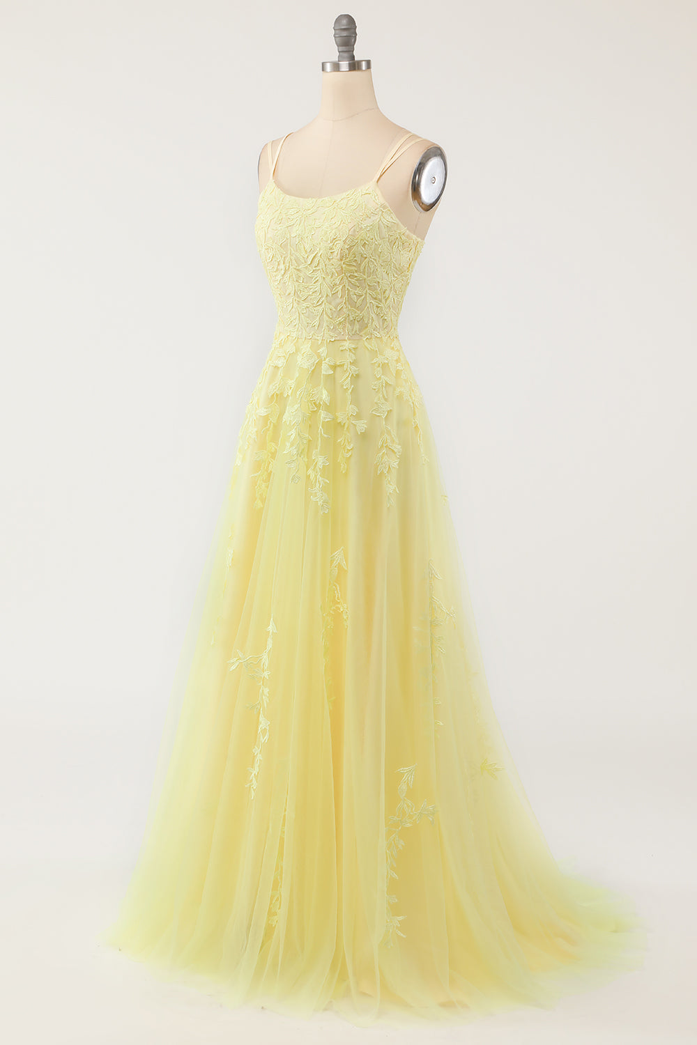 Robe de bal trapèze en tulle violet avec appliques