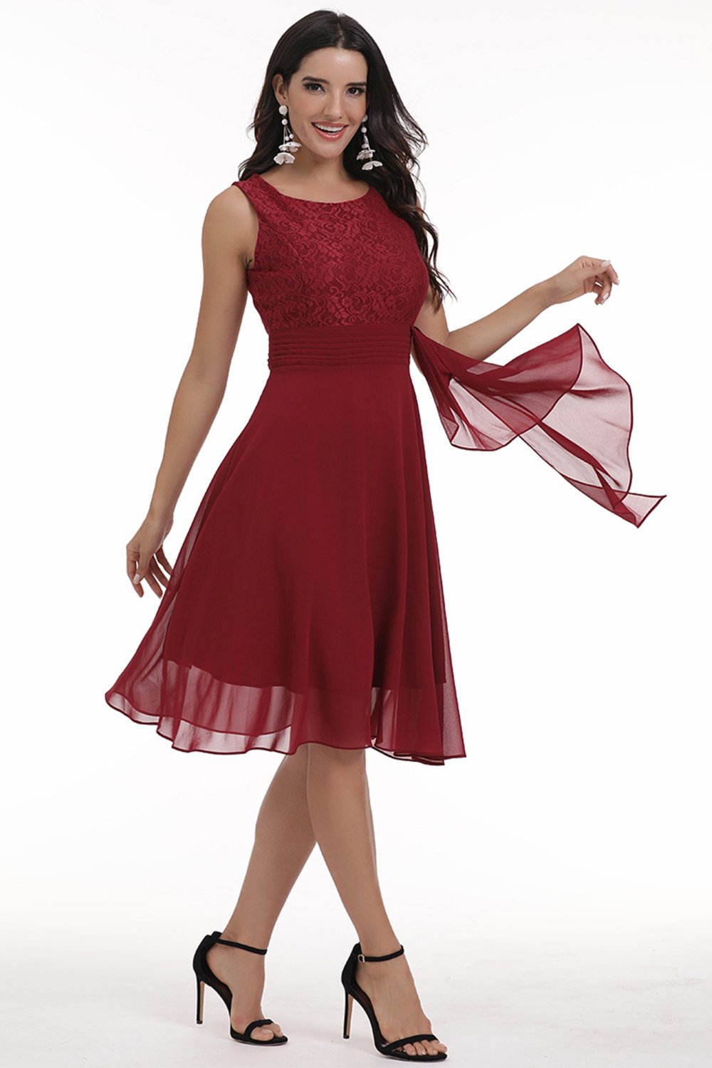 Robe de soirée de mariage en dentelle marine avec volants