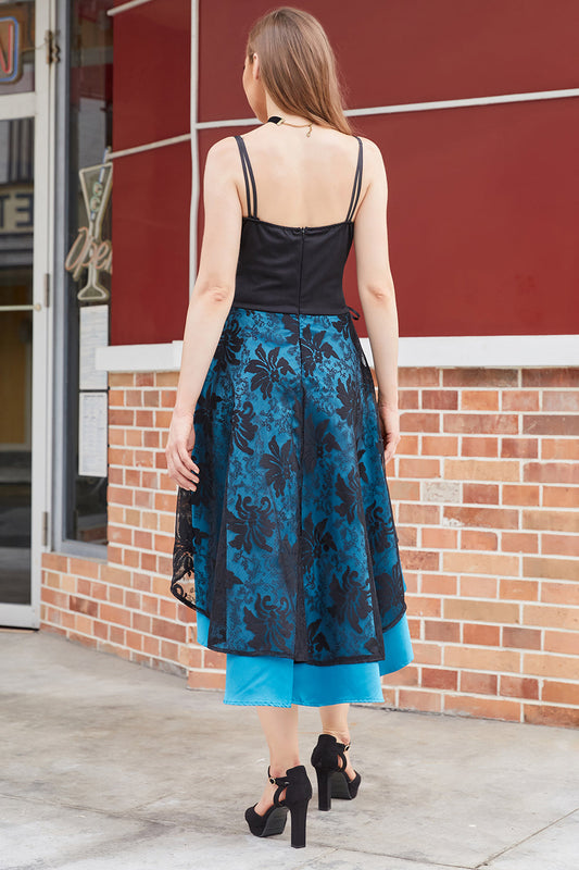 Vestido de encaje vintage con corte asimétrico