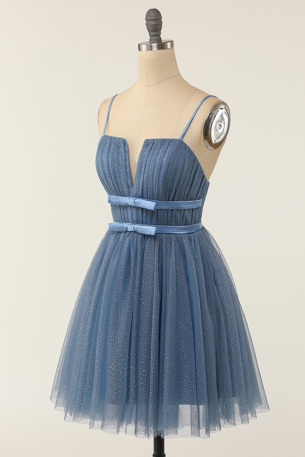 Vestido de graduación corto azul gris de tirantes espagueti línea A