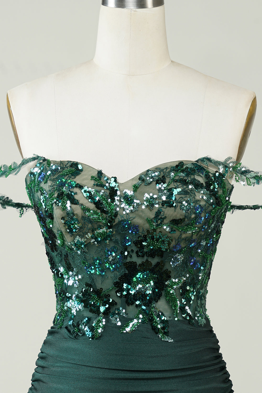 Robe de bal courte vert foncé fourreau unique à épaules dénudées avec appliques