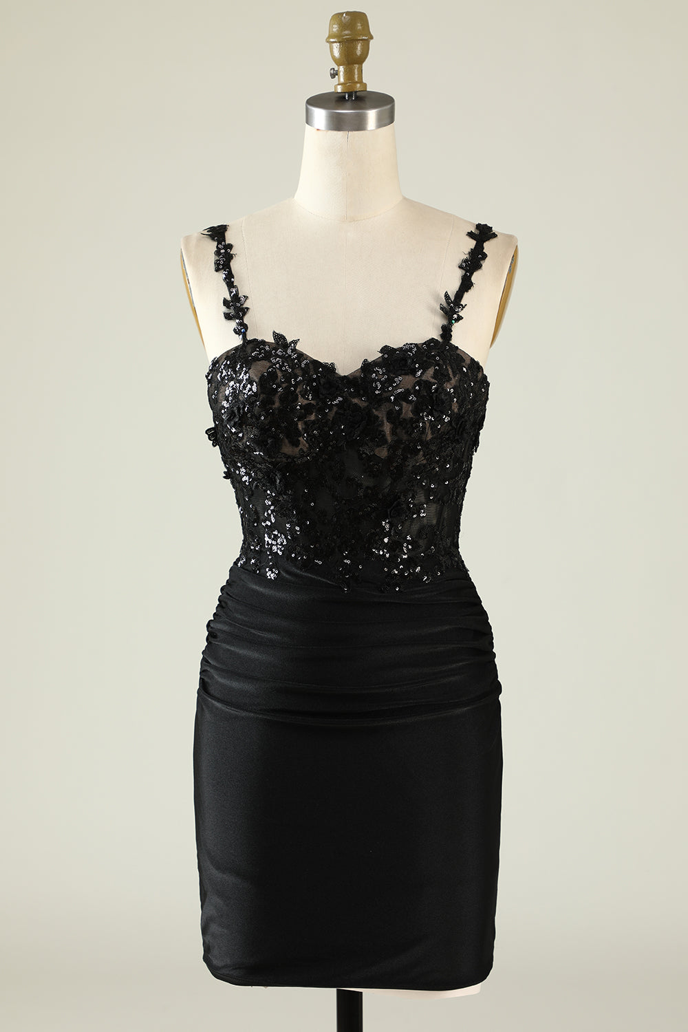 Vestido de cóctel con lentejuelas y tirantes finos brillantes