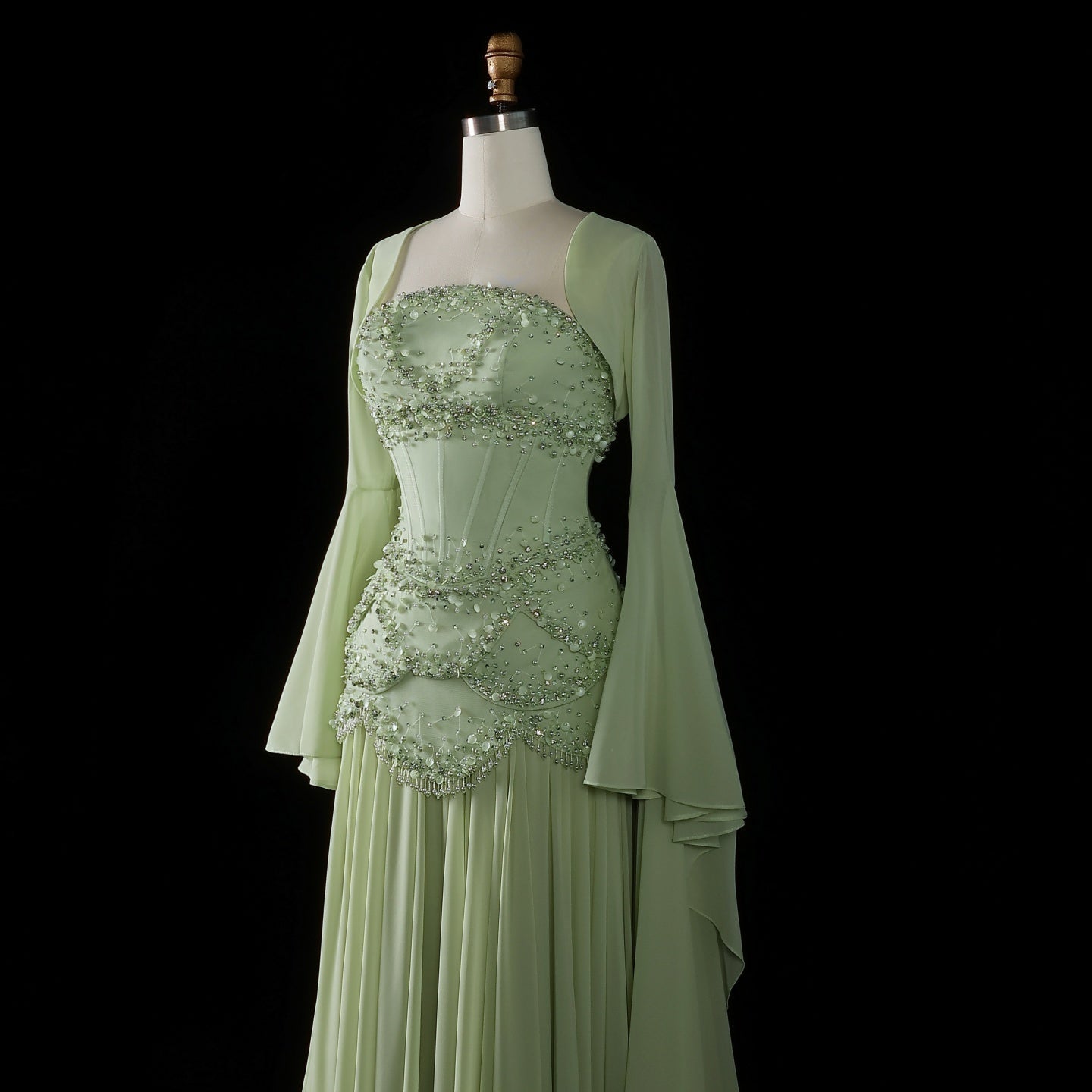 Robe de soirée bleue Muse™ pour l'été avec perles, franges et manteau fluide | L'élégance dans chaque détail