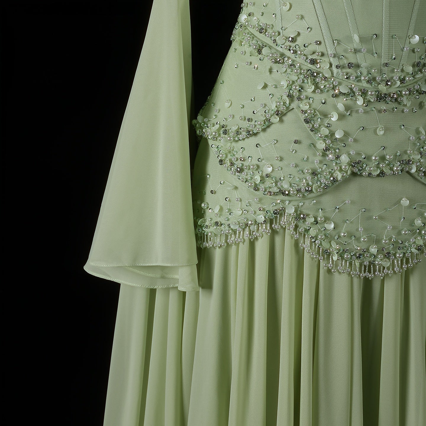 Robe de soirée bleue Muse™ pour l'été avec perles, franges et manteau fluide | L'élégance dans chaque détail