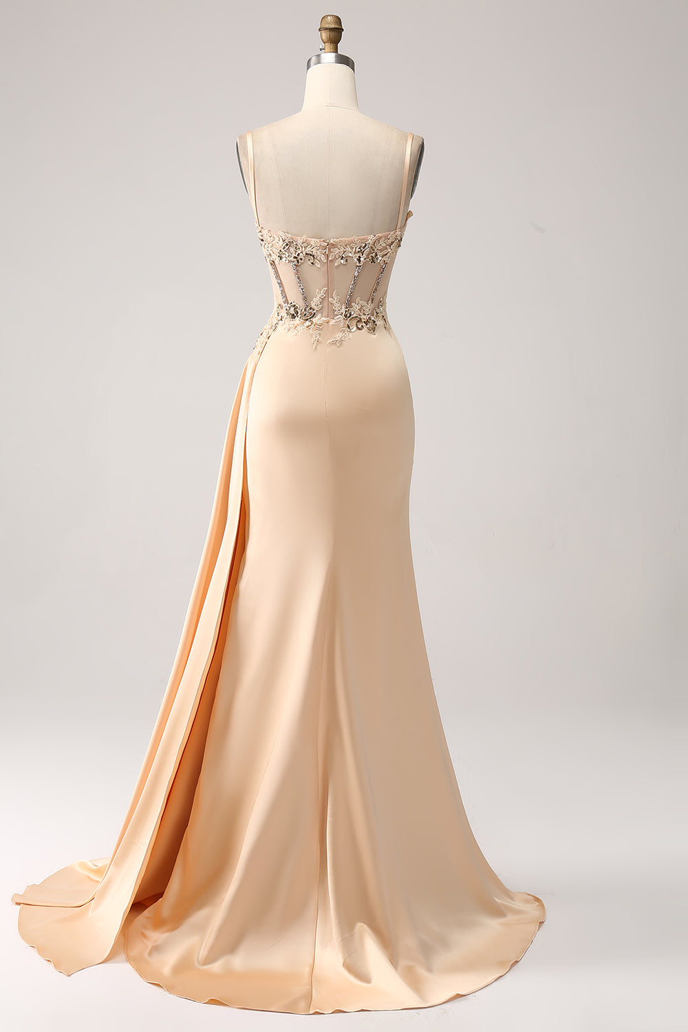 Élégante Robe de Bal Sirène Champagne en Satin Plissé avec Appliques