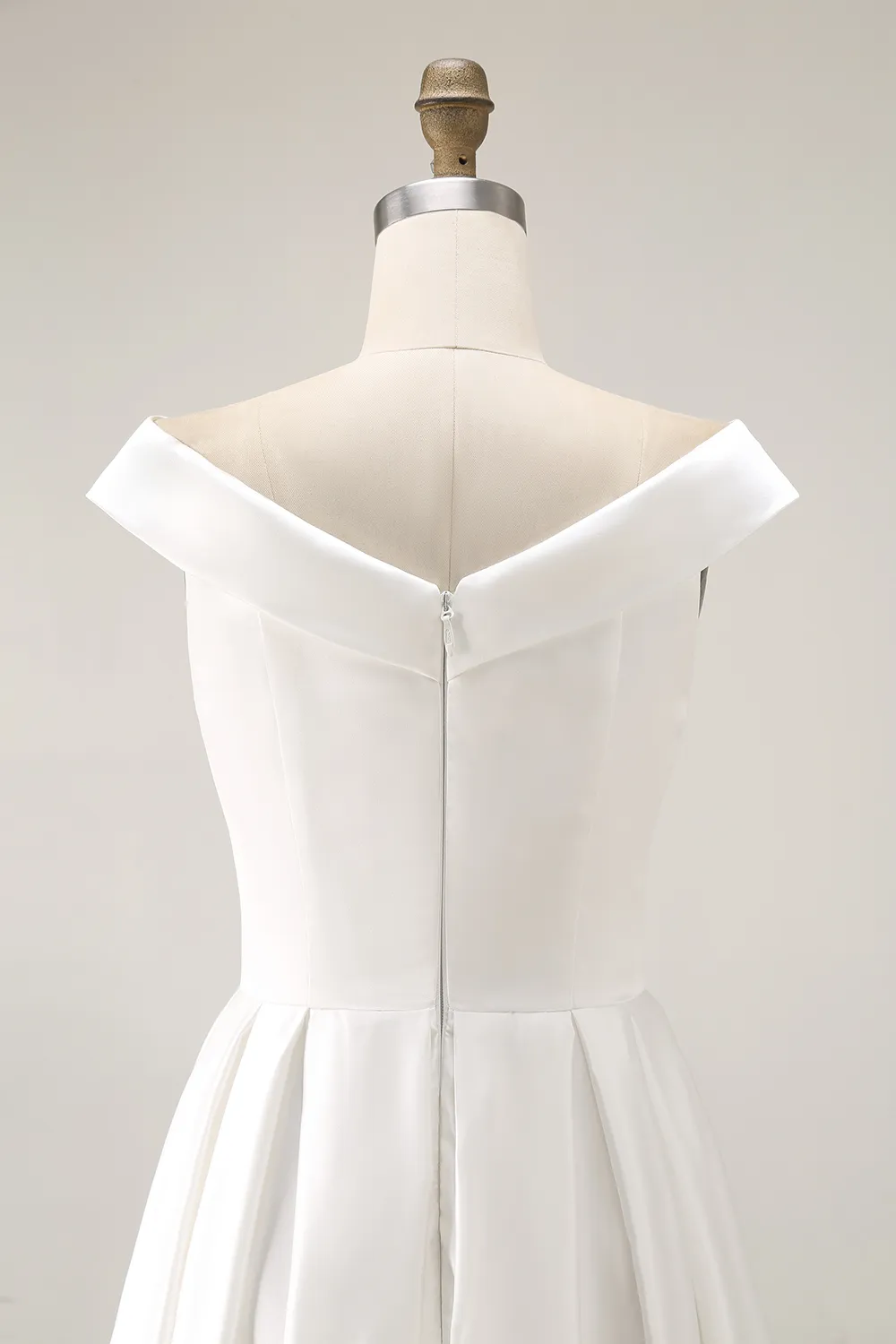 Robe de fiançailles midi trapèze blanche à épaules dénudées