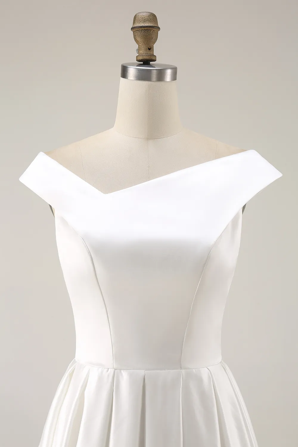 Robe de fiançailles midi trapèze blanche à épaules dénudées