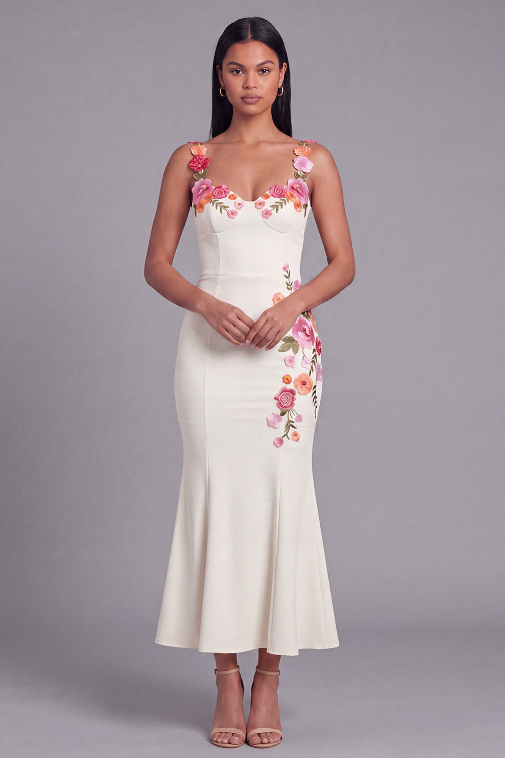 Robe longue de sirène jaune clair à fleurs avec appliques
