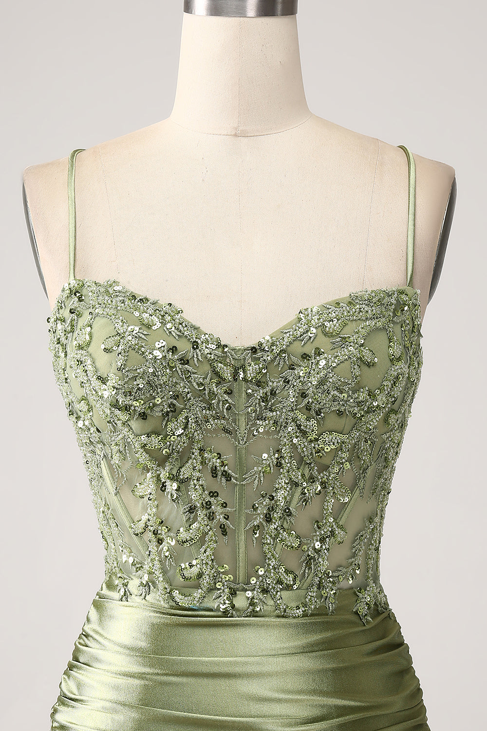 Vestido de Graduación Sirena Verde Salvia con Tirantes Finos, Espalda con Cordones y Abertura