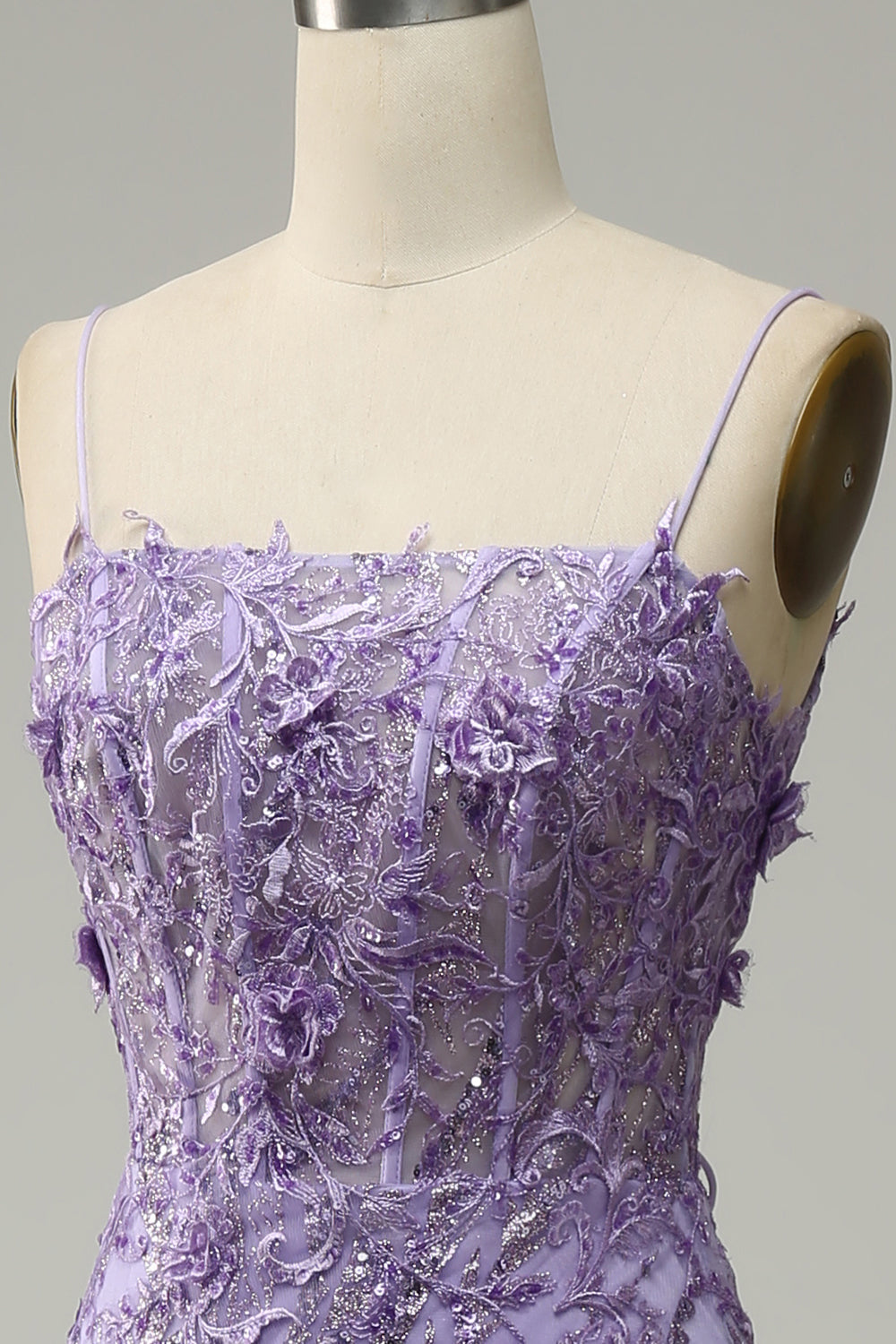 Robe de bal sirène violette à fines bretelles avec perles