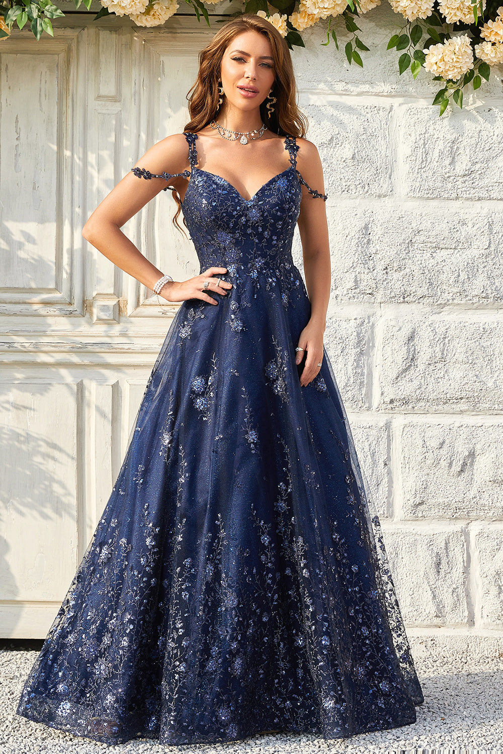 Robe de bal longue bleu marine coupe trapèze à épaules dénudées