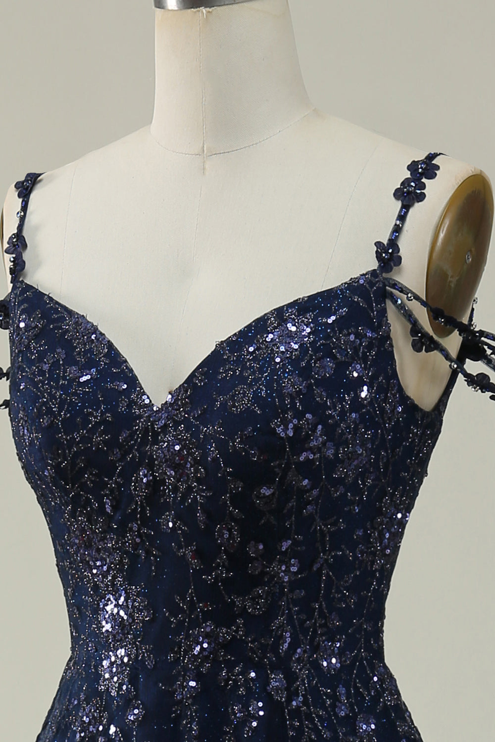 Robe de bal longue bleu marine coupe trapèze à épaules dénudées