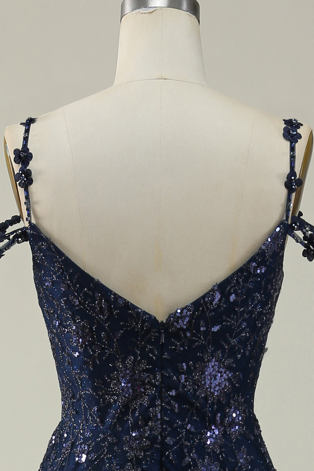 Robe de bal longue bleu marine coupe trapèze à épaules dénudées